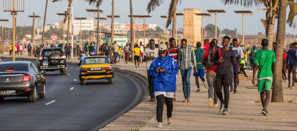 如何为全球12亿新劳动力创造就业机会