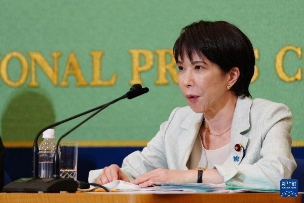日本反对党质问她“支持率急剧下降”，高市早苗意外地回答：我不知道原因